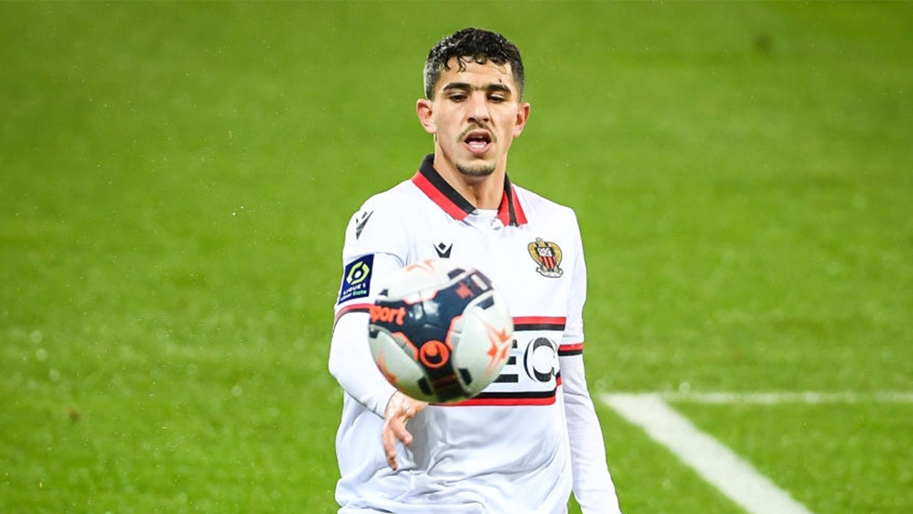 Youcef Atal régale avec un superbe petit pont contre Lyon (Vidéo)