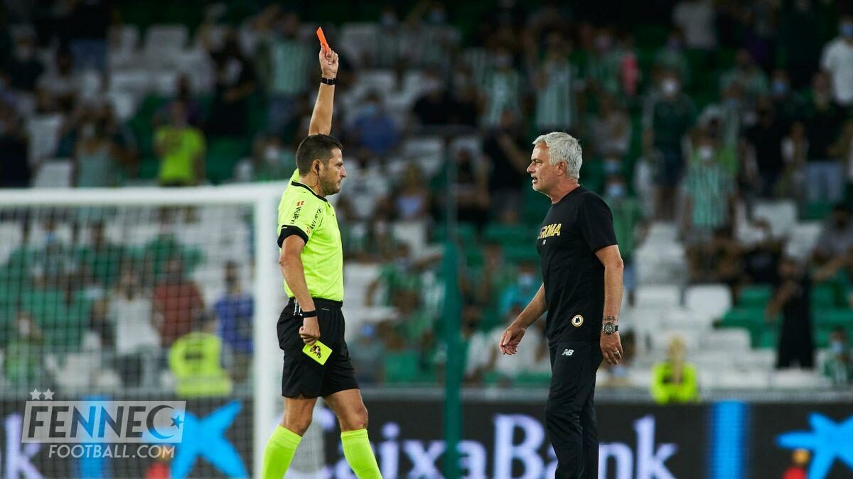 Insolite. José Mourinho et ses joueurs créent la pagaille lors d'un match amical !