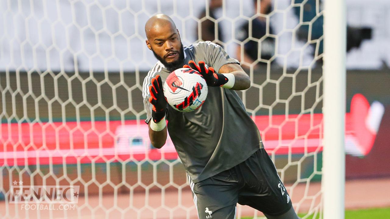 Après plusieurs arrêts magistraux, Rais Mbolhi encaisse deux buts faciles (Vidéo)