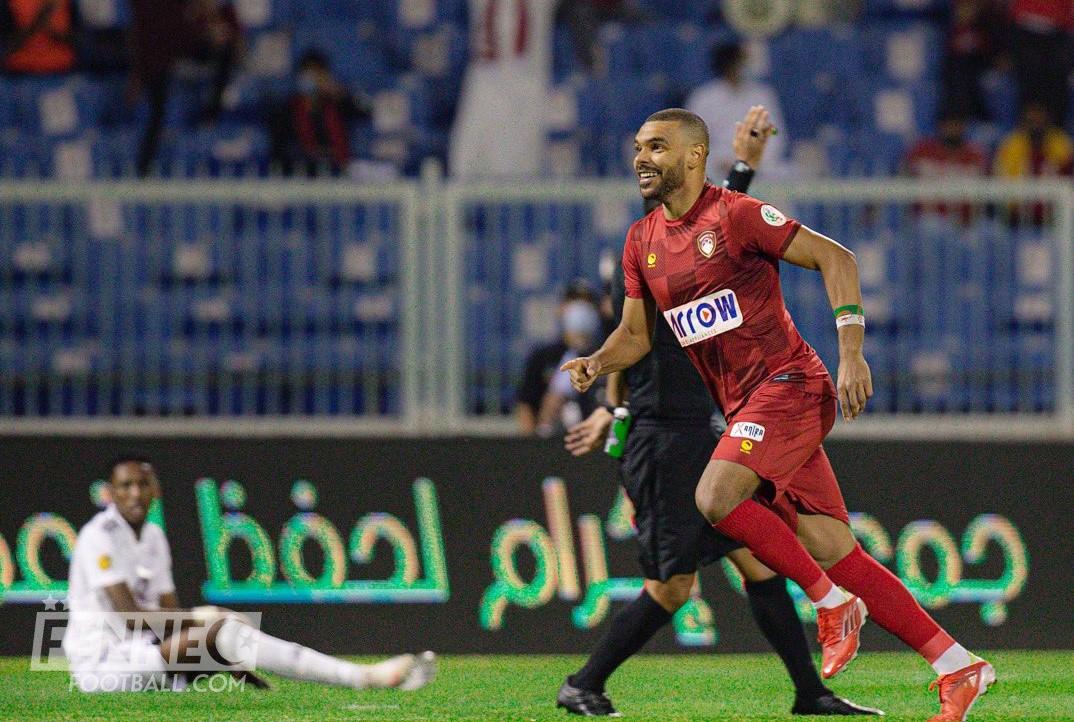 D'un tir à bout portant, Soudani crucifie Mbolhi d'un superbe but sur petit pont (Vidéo)