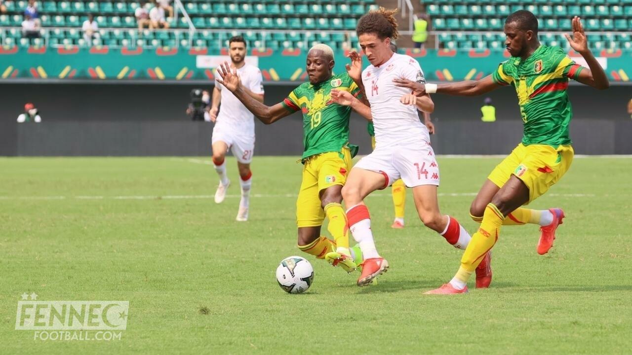 Tunisie Mali : l'arbitre craque complètement et défraie la chronique !