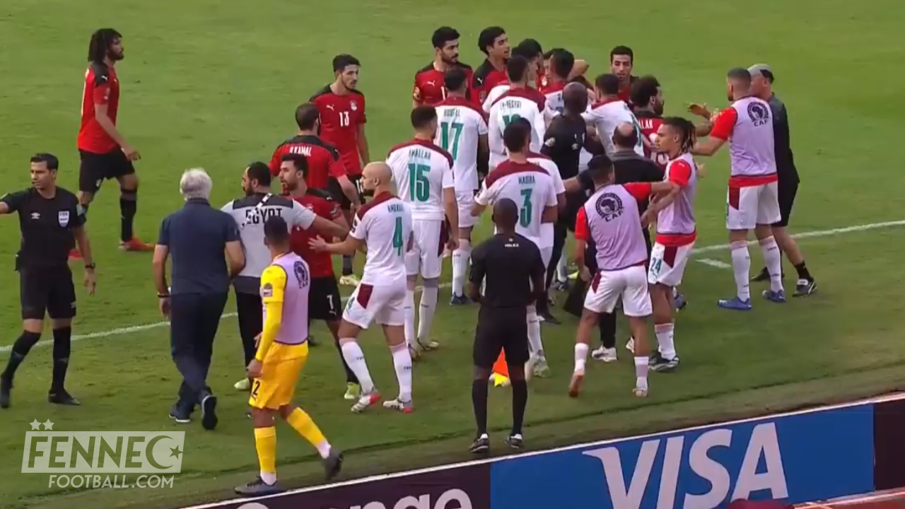 Match Maroc Égypte : l'arbitre frappe un joueur marocain (Vidéo)