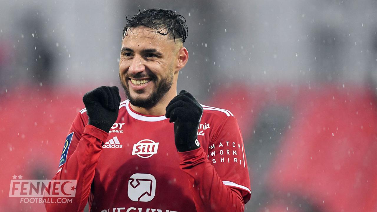 Un coéquipier à Youcef Belaili s'enflamme au sujet de l'international algérien