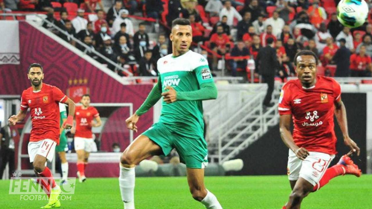 Insolite. L'arbitre siffle un penalty pour Al Ahly face au Raja pour une touche du tibia ! (Vidéo)