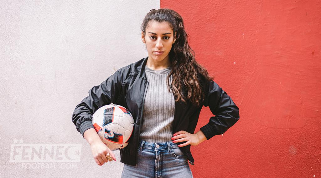 La très talentueuse freestyleuse algérienne Lisa Zimouche inflige un petit pont à Neymar (Vidéo)