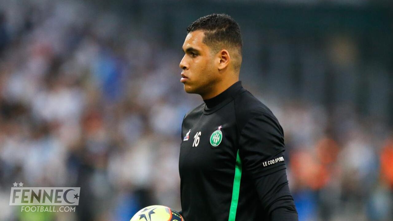 Nabil Ouennas se prépare avec les Pros d'un club français : la relève de Mbolhi est assurée