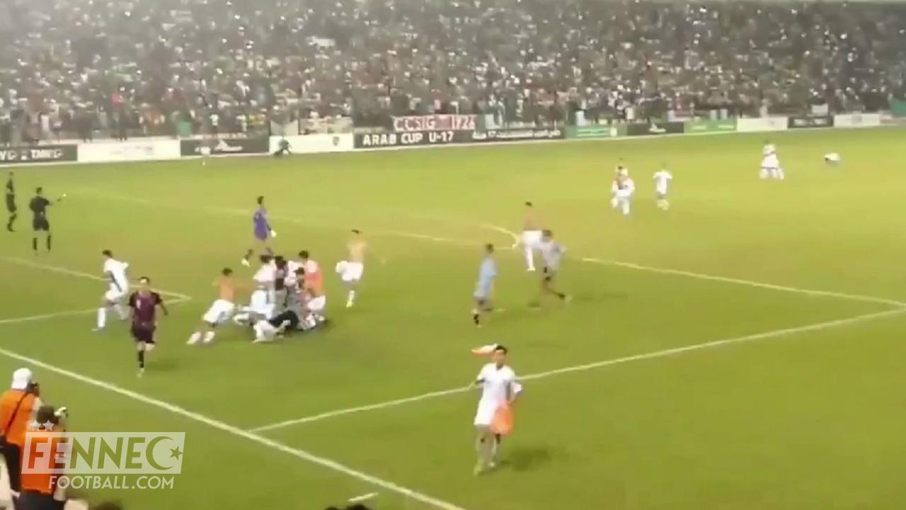 Bagarre Algérie Maroc : voici la preuve que c'est le gardien marocain qui a lancé les hostilités (Vidéo)