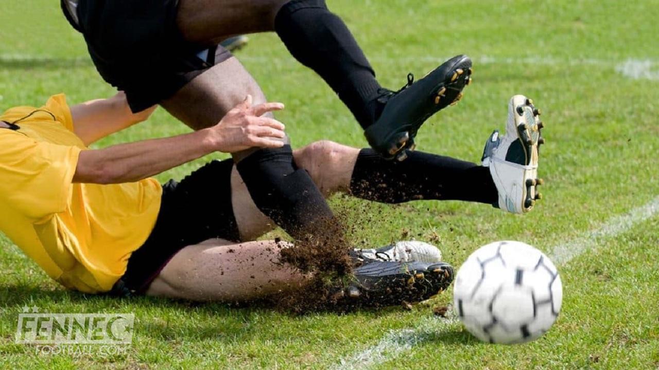 Un tacle assassin suscite la polémique (Vidéo)