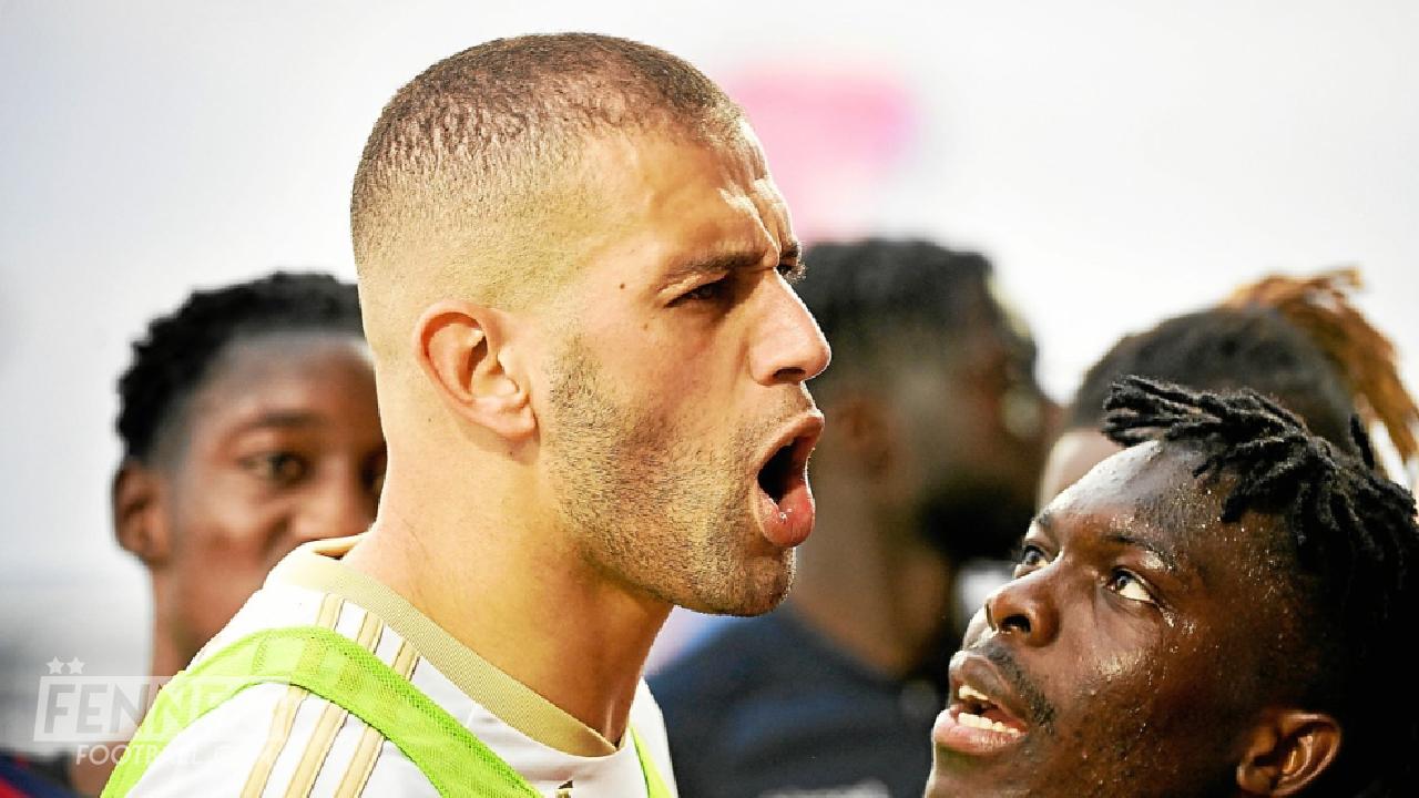 La situation se tend : Hué par ses propres supporters, Slimani voulait quitter le terrain !