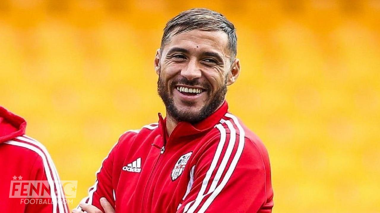 Incroyable ! Youcef Belaili suivi dans un lieu insolite en Algérie