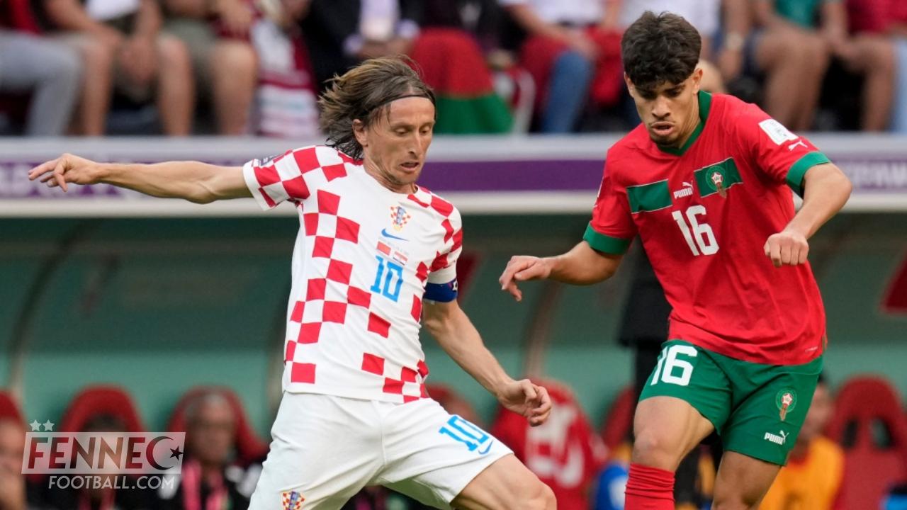 Insolite - Maroc Croatie : Ezzalzouli dribble sans ballon et se loupe (Vidéo)