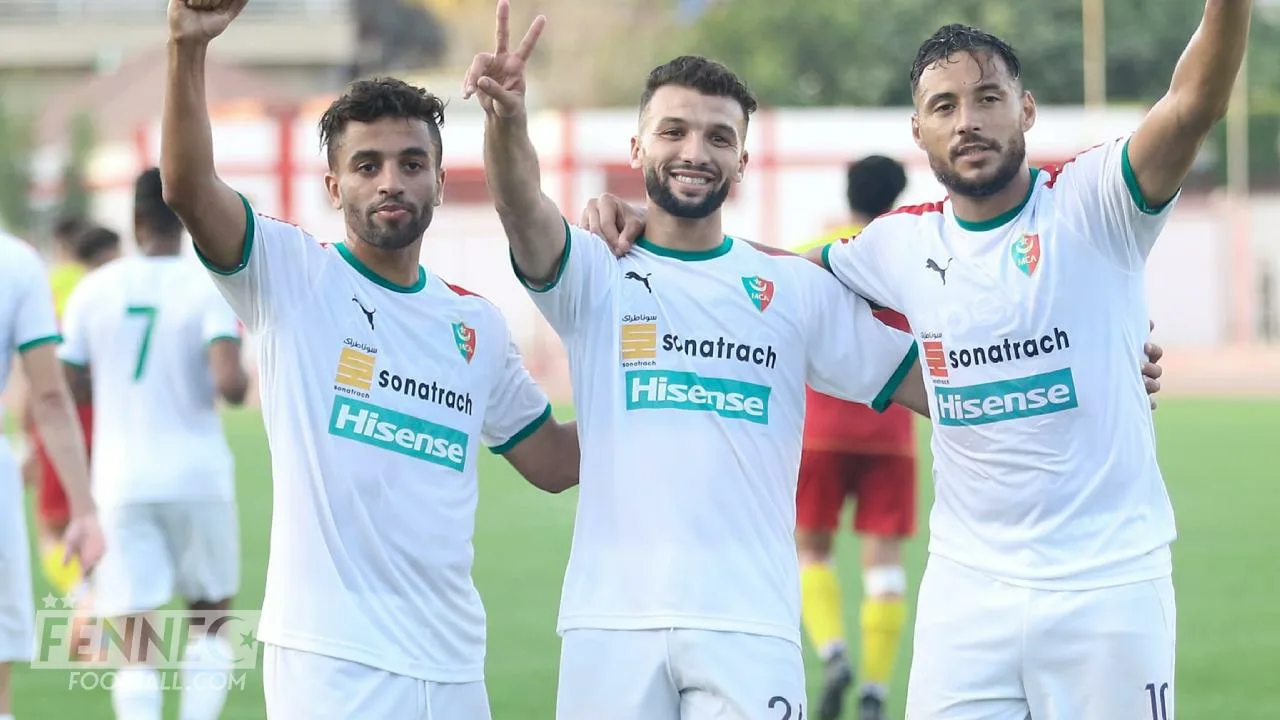 Algérie : le MC Alger bat l'USMA et décroche le titre de champion