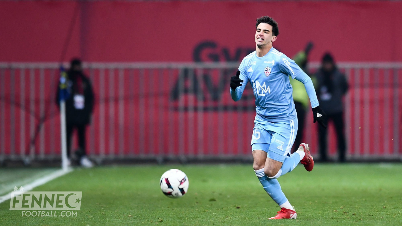 France : le très prometteur binational Anthony Khelifa passe en Pro