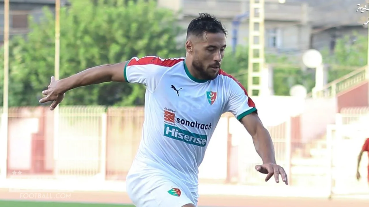Le coach du Mouloudia d'Alger surprend Belaili avec un très beau cadeau