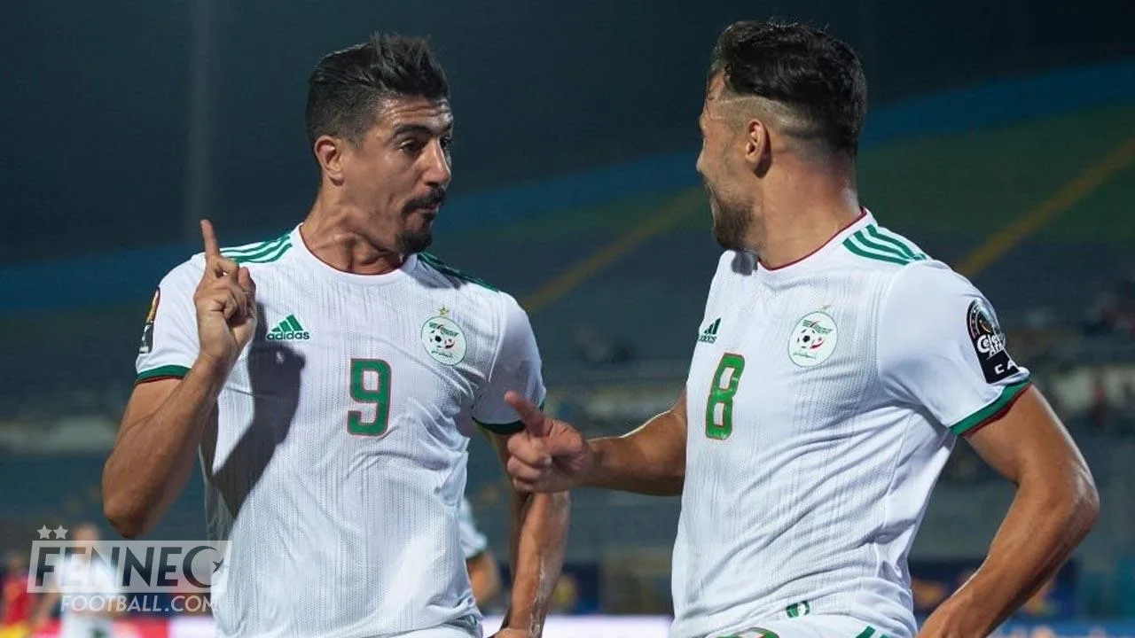 Algérie Angola : Bounedjah et Belaili font une " Dabkeh " en plein match (Vidéo)