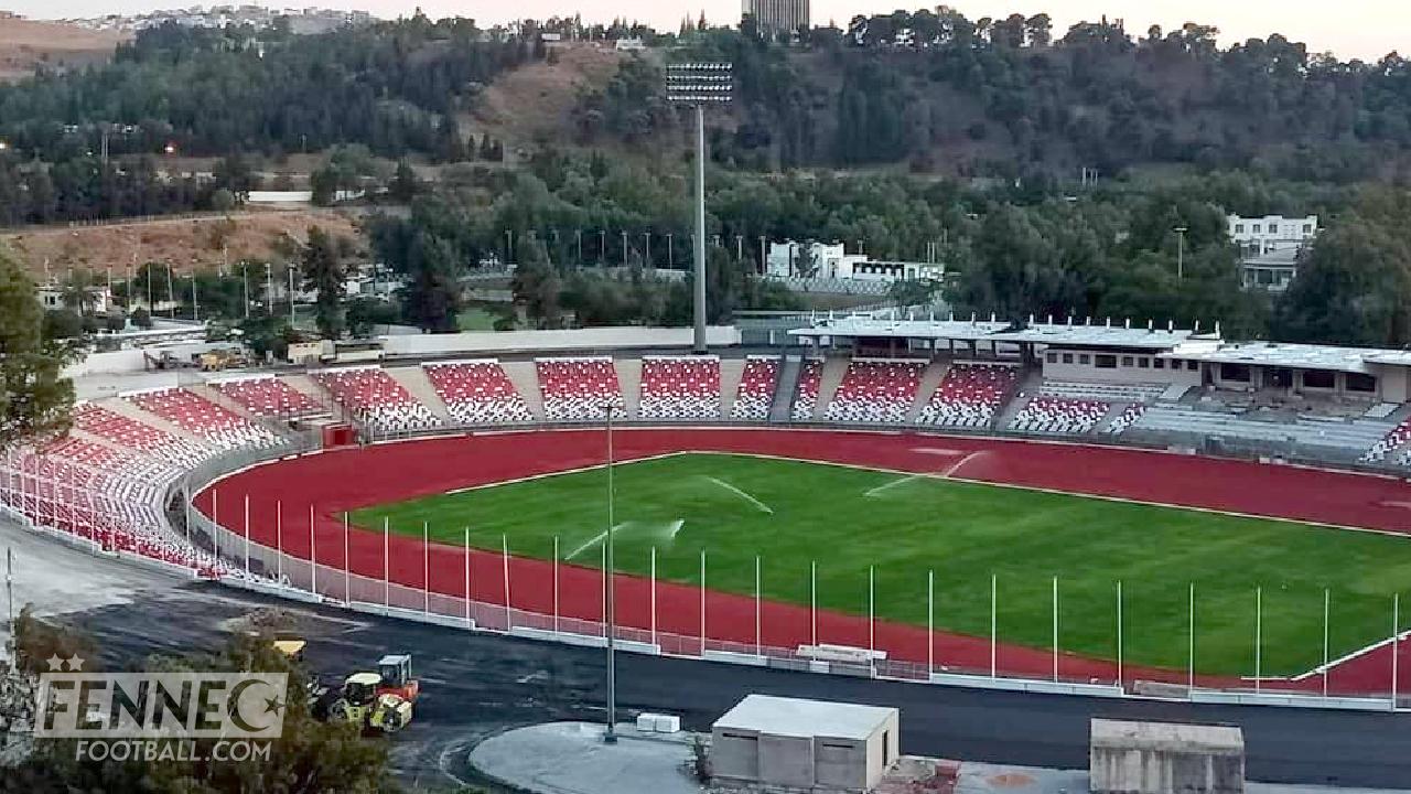 Voici comment la pelouse du stade de Constantine (Chahid Hamlaoui) a survécu !