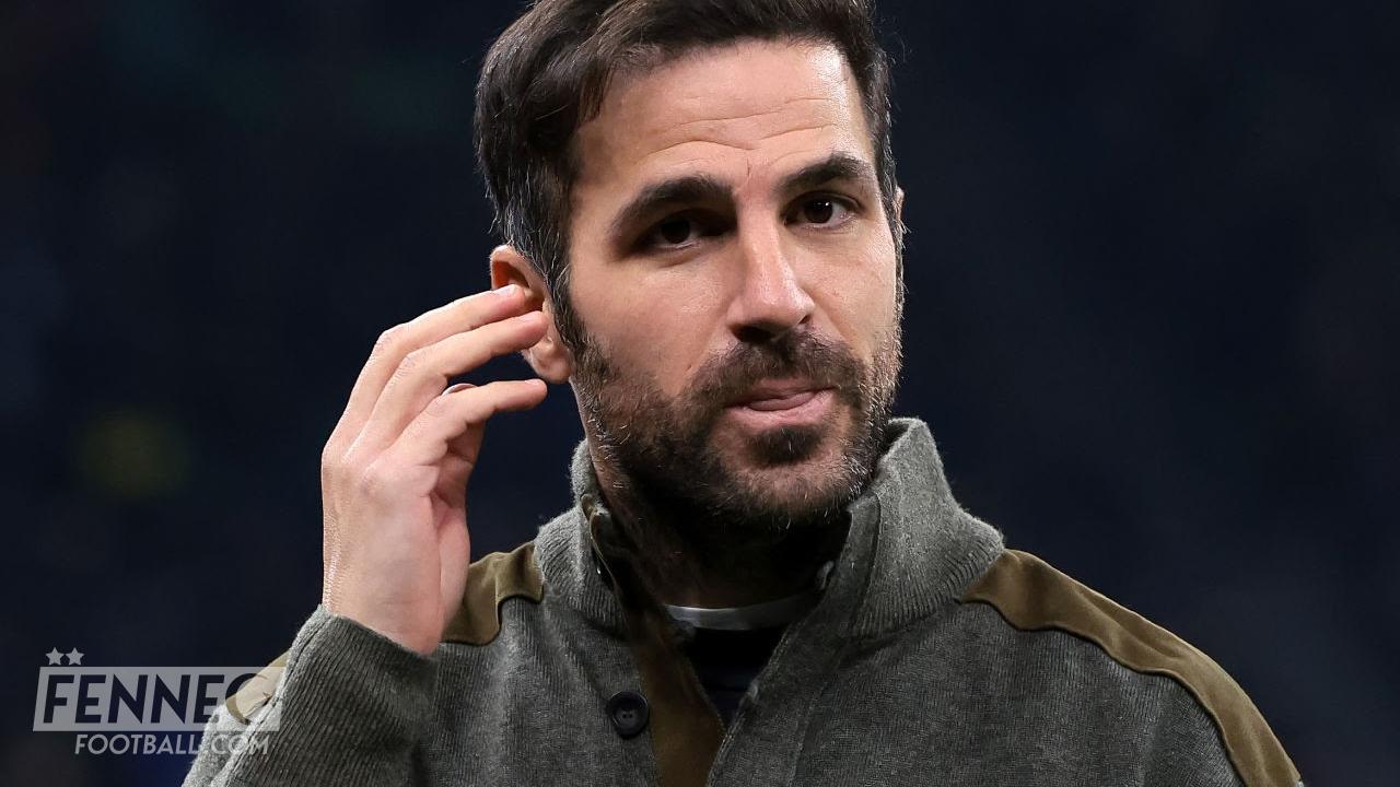 Cesc Fàbregas fait un magnifique cadeau à un joueur de l'équipe d'Algérie