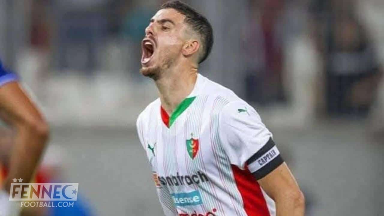 MC Alger : Ayoub Abdellaoui perd ses nerfs et s’en prend à Ghorbal ! (Vidéo)