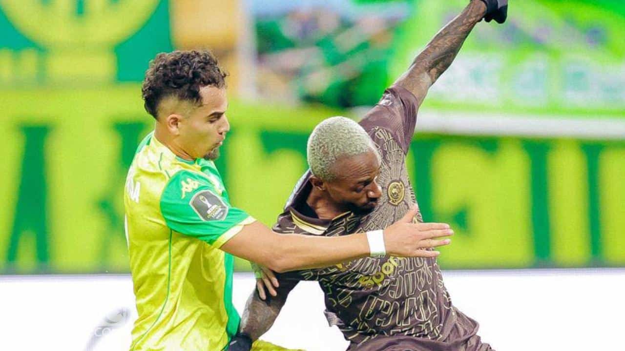 Coup dur pour la JSK : l’AS FAR piège les Algériens