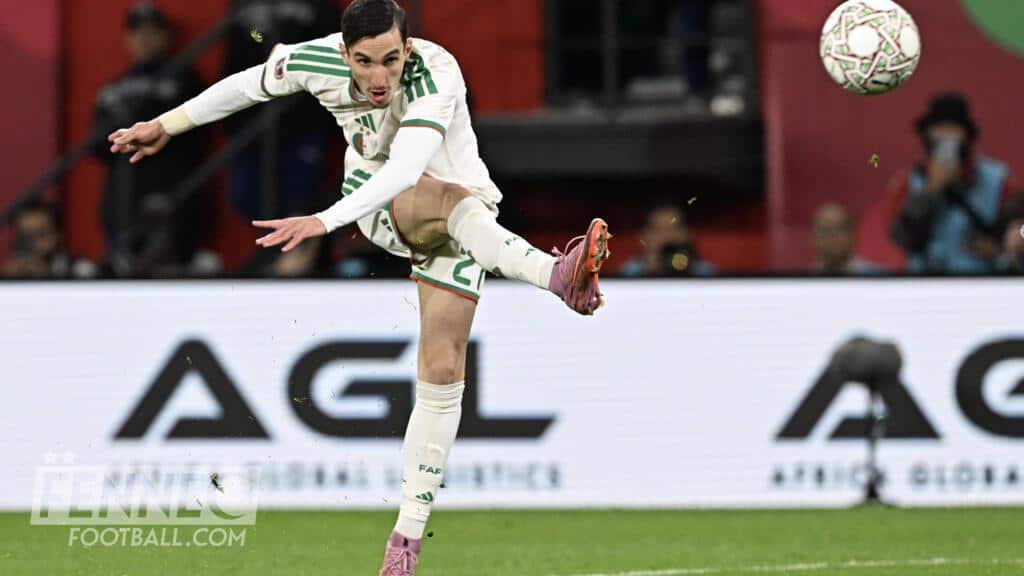 Boulbina mystifie Riyad Mahrez : petit pont + boulet de canon ! (Vidéo)